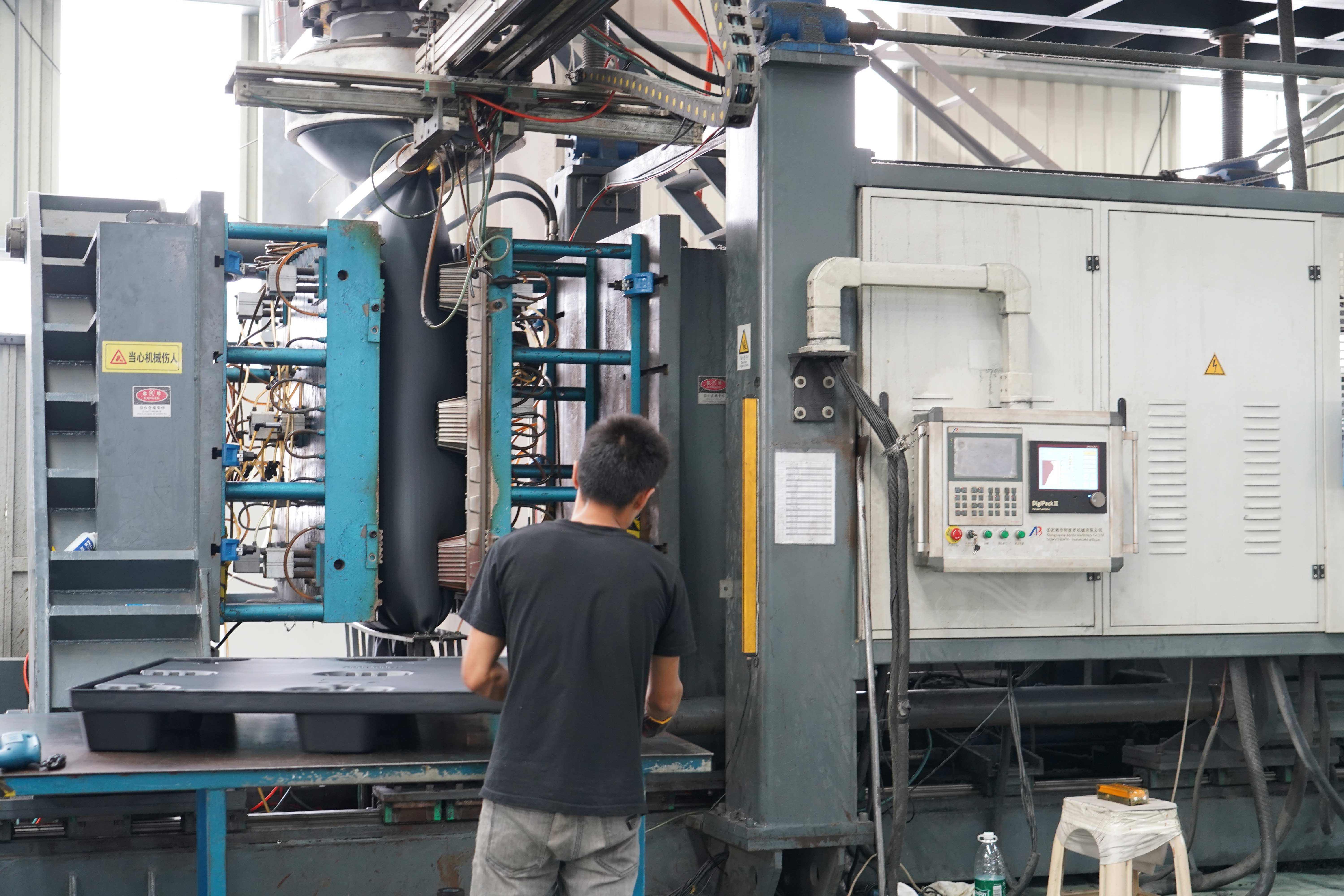 天地蓋吹塑機(jī)