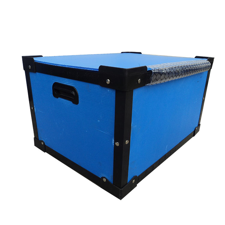 帶蓋中空板周轉(zhuǎn)箱2